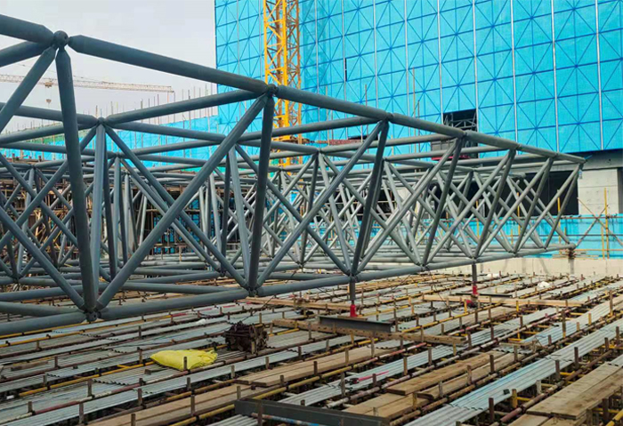 [cityname]济南高铁东总部基地2号楼网架